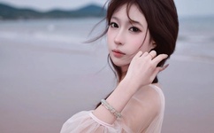 韩国三级巜双乳紧扣的肉体市场